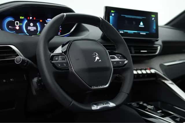 Peugeot 3008 (2023) thumbnail 6