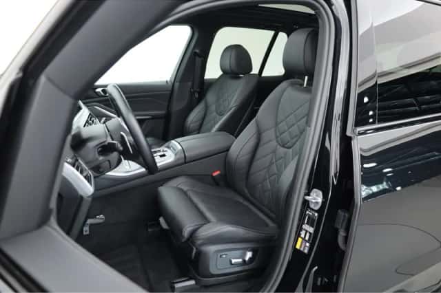 BMW X5 (2023) thumbnail 3