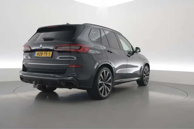 BMW X5 (2022) thumbnail 2