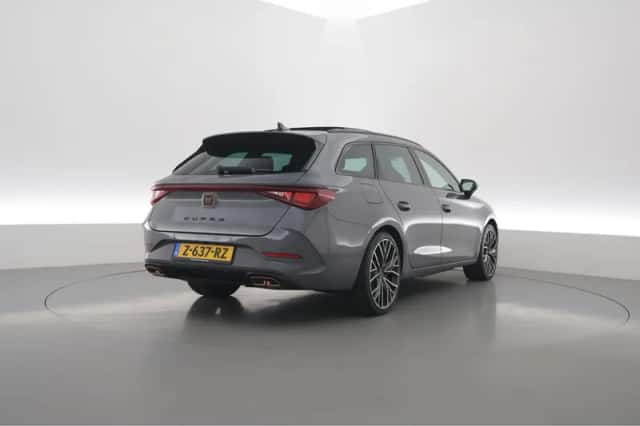 CUPRA Leon Sportstourer (2024) thumbnail 2