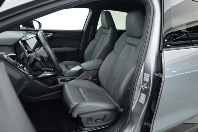 Audi Q4 e-tron (2021) thumbnail 3
