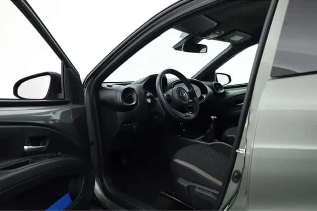 Toyota Aygo (2023) thumbnail 5