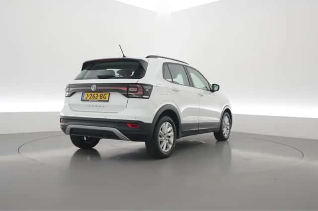 Volkswagen T-Cross (2019) thumbnail 2
