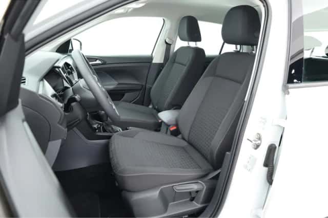 Volkswagen T-Cross (2019) thumbnail 3