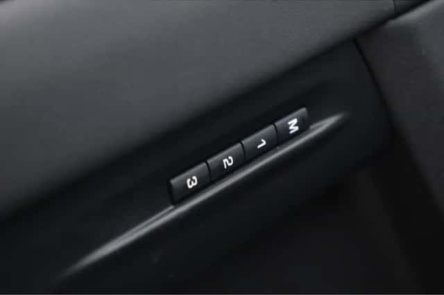 Land Rover Range Rover Evoque (2024) thumbnail 6