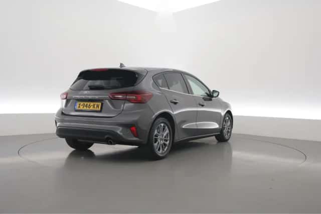 Ford Focus (2023) thumbnail 2