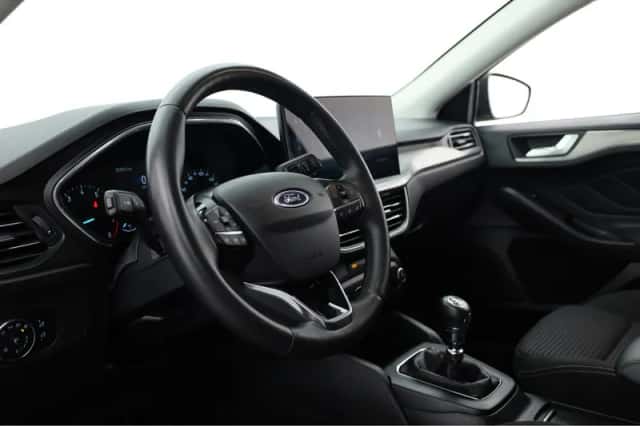 Ford Focus (2023) thumbnail 6