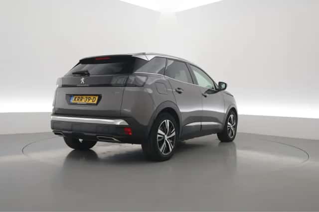 Peugeot 3008 (2023) thumbnail 2