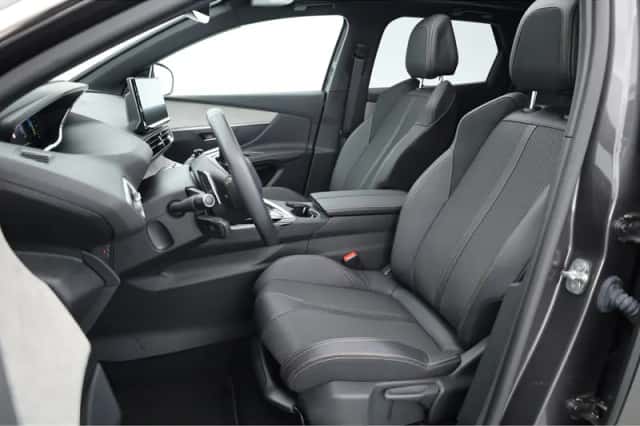 Peugeot 3008 (2023) thumbnail 3