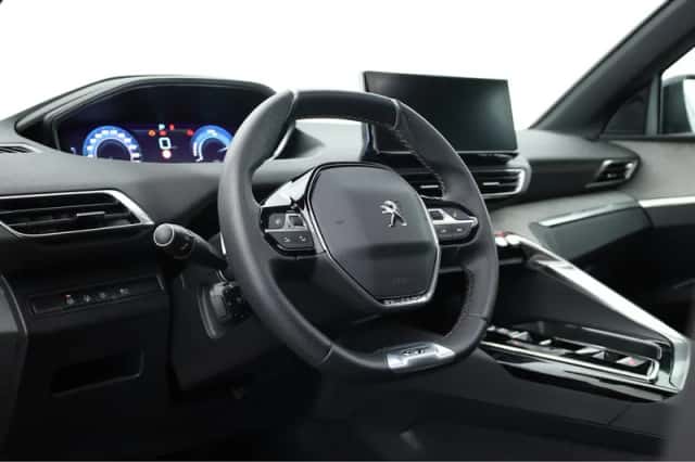 Peugeot 3008 (2023) thumbnail 5