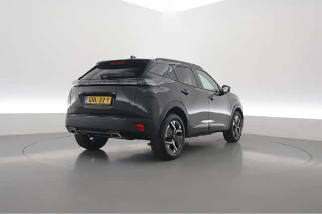 Peugeot 2008 (2023) thumbnail 2
