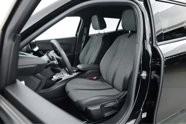 Peugeot 2008 (2023) thumbnail 3