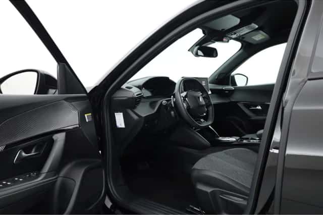 Peugeot 2008 (2023) thumbnail 5