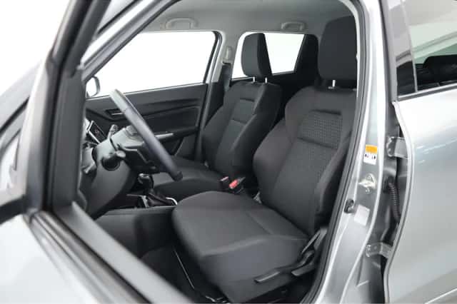 Suzuki Swift (2021) thumbnail 3