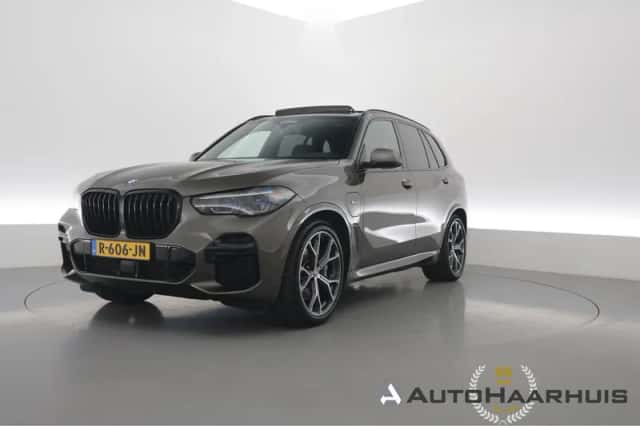 BMW X5 (2022) thumbnail 1