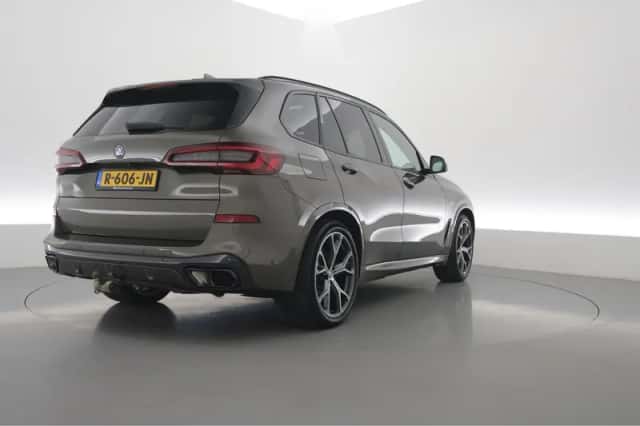 BMW X5 (2022) thumbnail 2