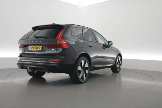 Volvo XC60 (2024) thumbnail 2
