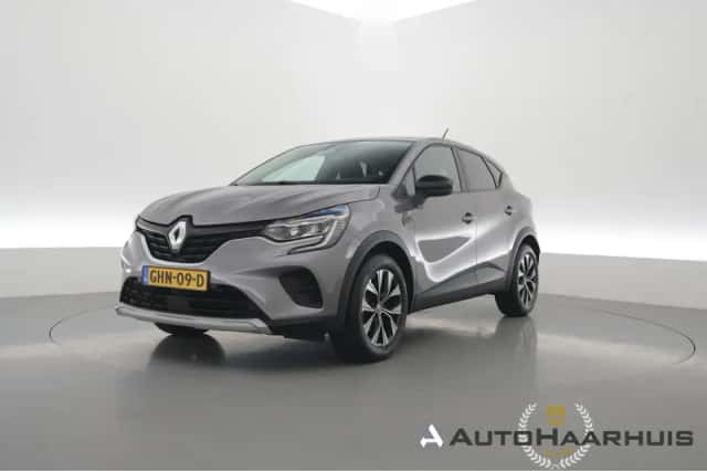 Renault Captur (2023) thumbnail 1