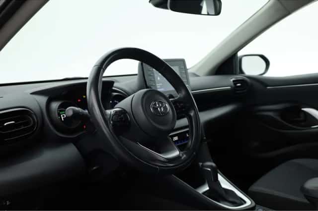 Toyota Yaris (2022) thumbnail 5