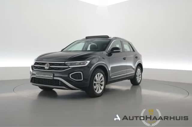 Volkswagen T-Roc (2022) thumbnail 1