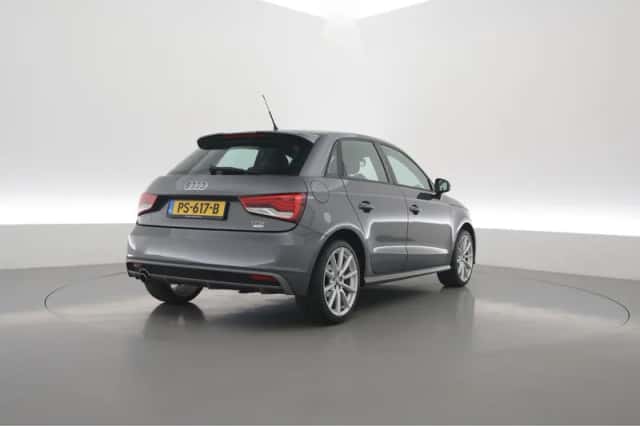 Audi A1 (2017) thumbnail 2