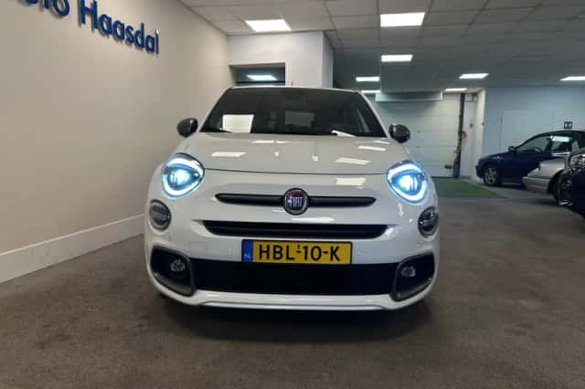 Fiat 500X (2020) thumbnail 2