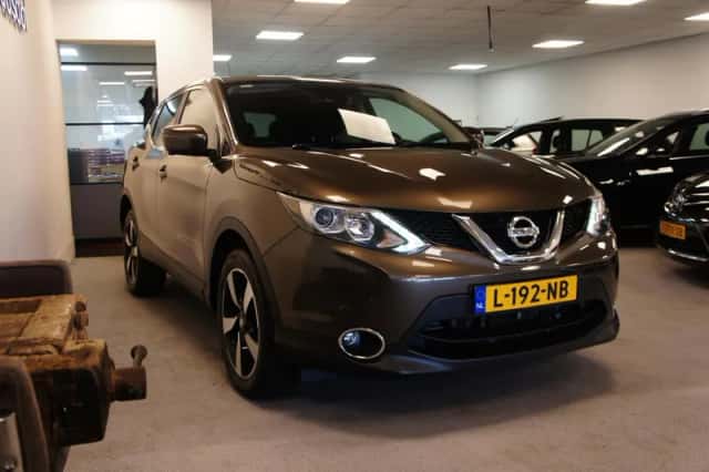 Nissan Qashqai (2016) thumbnail 3