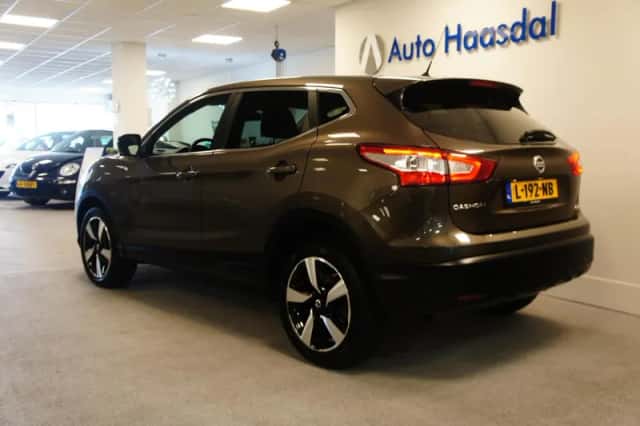 Nissan Qashqai (2016) thumbnail 5