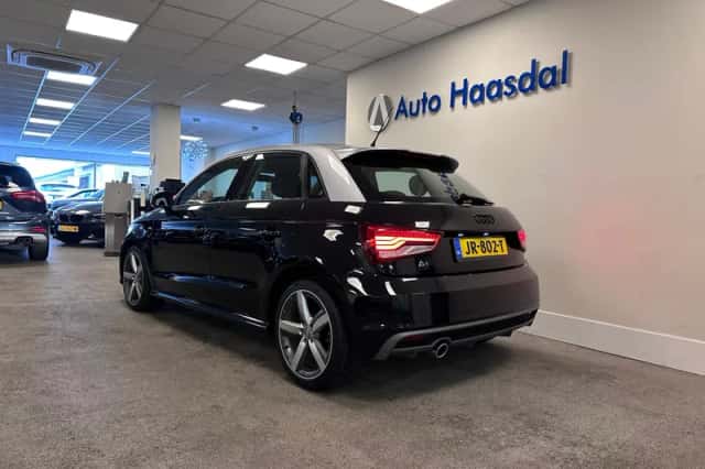 Audi A1 (2016) thumbnail 5