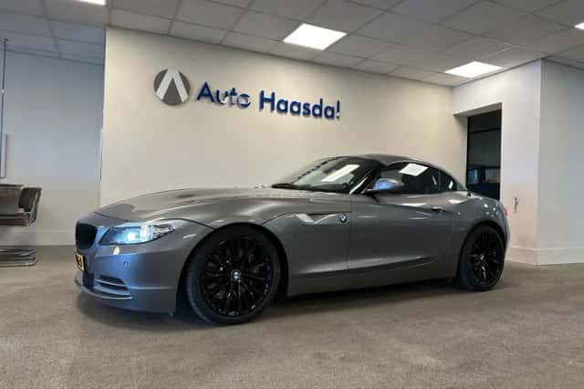 BMW Z4 (2010) thumbnail 1