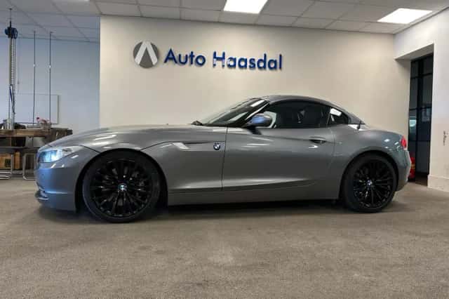 BMW Z4 (2010) thumbnail 4