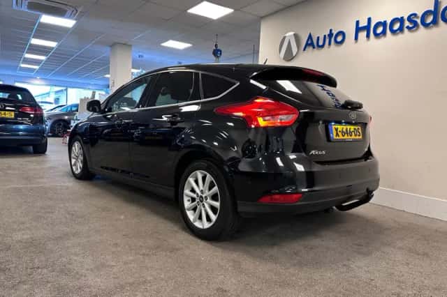 Ford Focus (2015) thumbnail 5