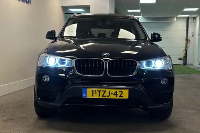 BMW X3 (2014) thumbnail 2