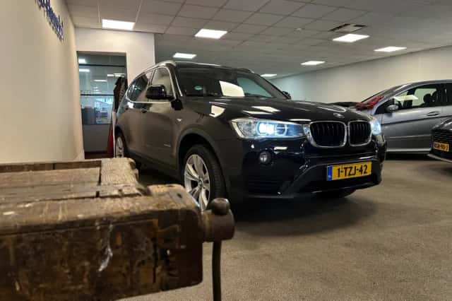 BMW X3 (2014) thumbnail 3