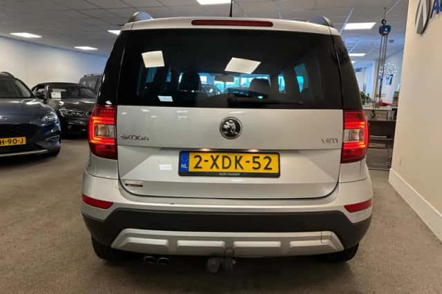 Škoda Yeti (2014) thumbnail 6