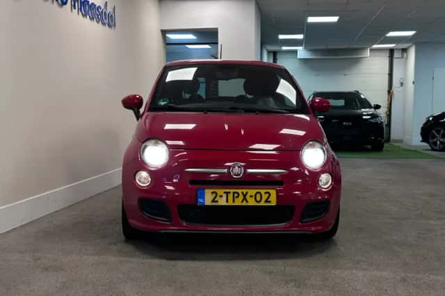 Fiat 500 (2014) thumbnail 2