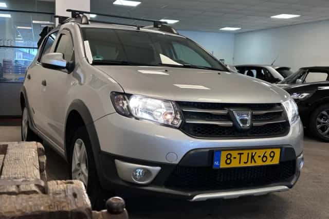 Dacia Sandero (2014) thumbnail 3