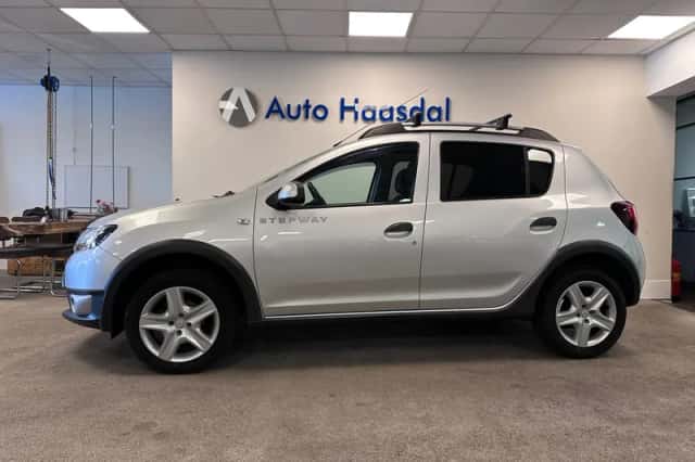 Dacia Sandero (2014) thumbnail 4