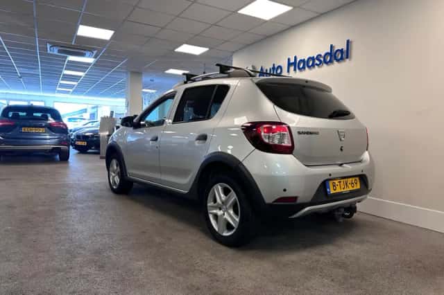 Dacia Sandero (2014) thumbnail 5