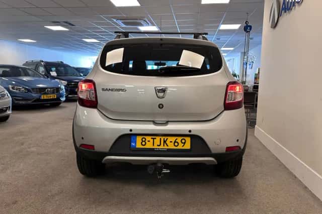 Dacia Sandero (2014) thumbnail 6