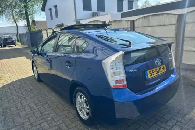 Toyota Prius (2010) thumbnail 4