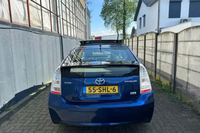Toyota Prius (2010) thumbnail 5