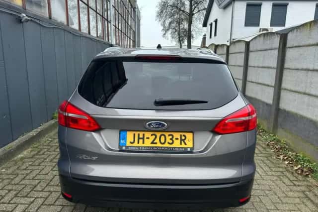 Ford Focus (2015) thumbnail 3