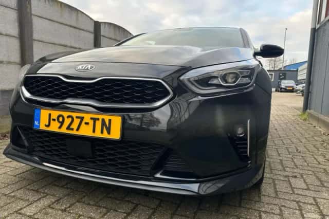 Kia ProCeed (2020) thumbnail 3