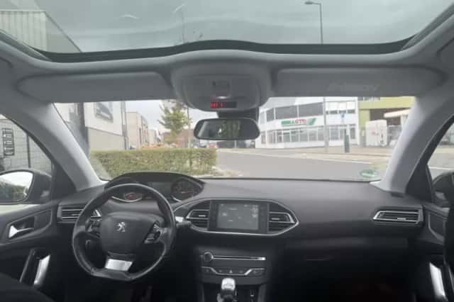 Peugeot 308 (2013) thumbnail 6