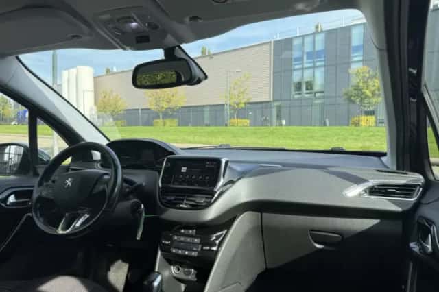 Peugeot 208 (2017) thumbnail 6