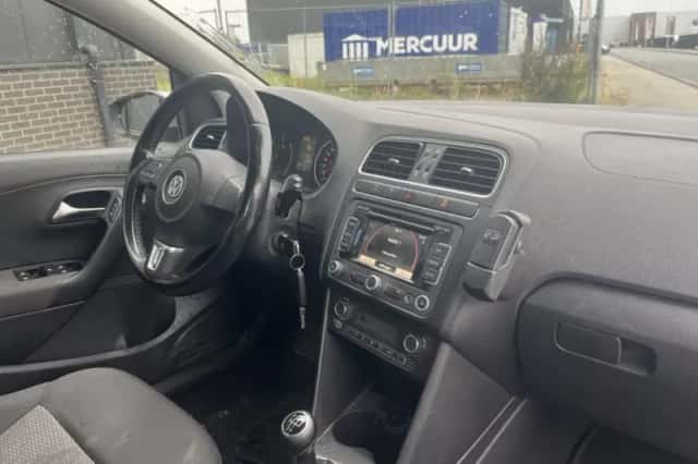 Volkswagen Polo (2011) thumbnail 4