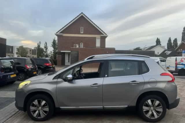Peugeot 2008 (2014) thumbnail 6