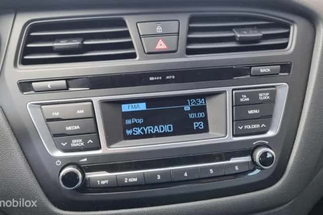 Hyundai i20 (2016) thumbnail 5