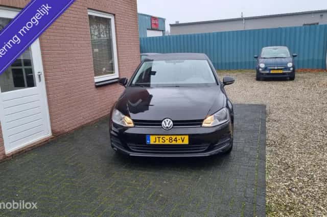 Volkswagen Golf (2015) thumbnail 1